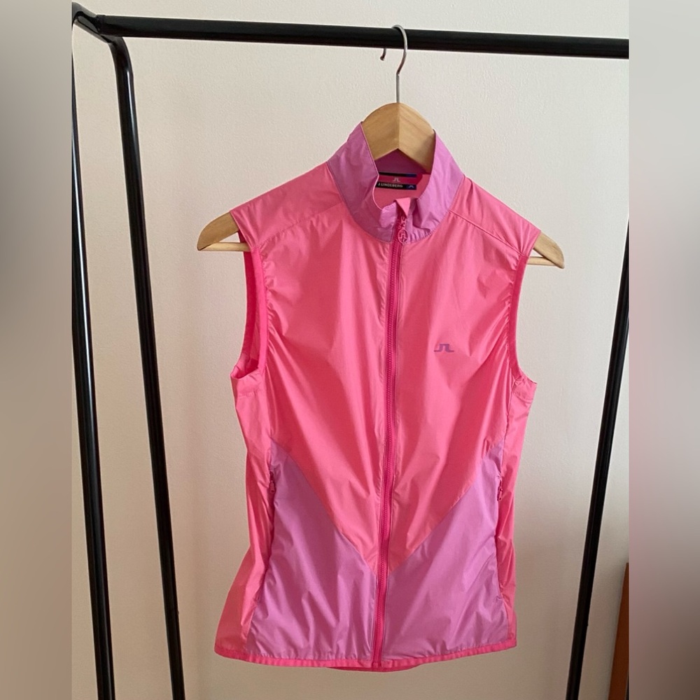 J. Linberberg water repellent pink golf / running vest size S